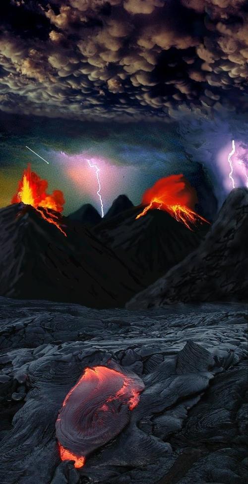2025年天天开彩免费大全和火山喷发时游客急逃与火山喷发急救